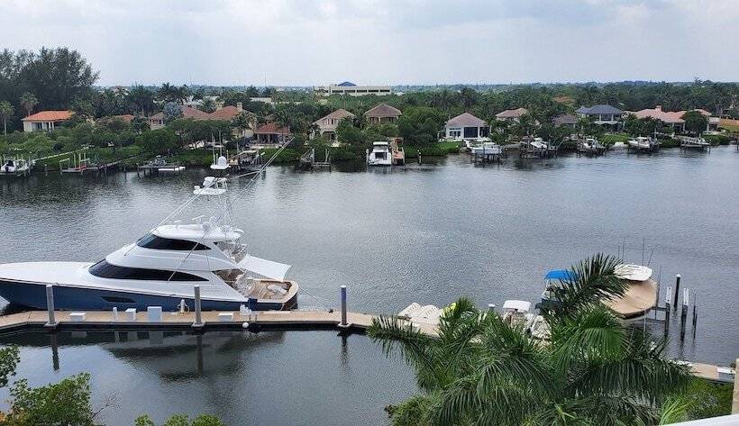 Номер Deluxe, Wyndham Grand Jupiter At Harbourside Place
