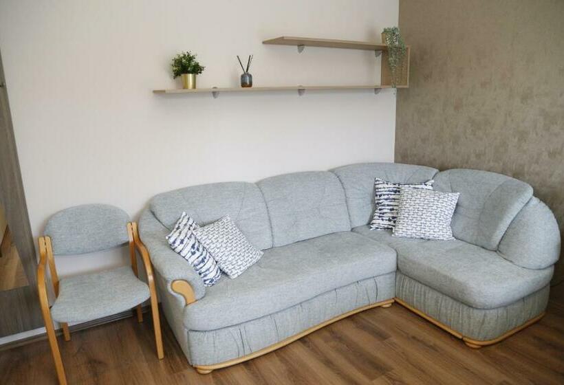 1 Bedroom Apartment Lake View, H2o