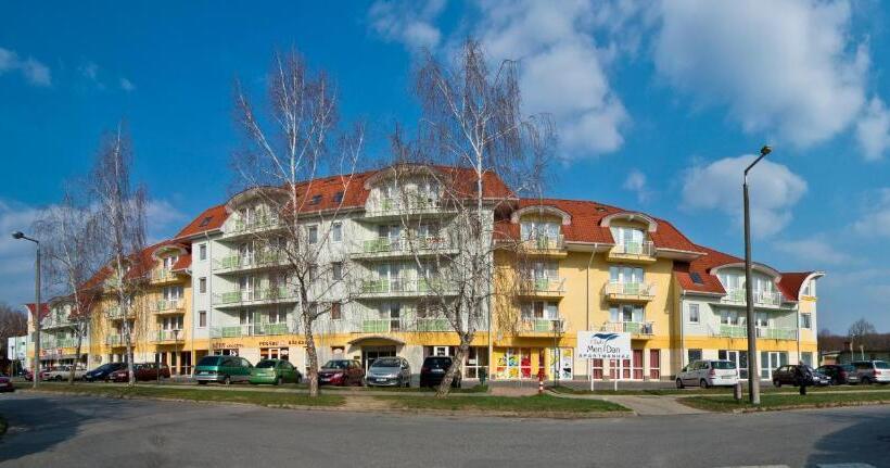 1 Bedroom Apartment Lake View, H2o