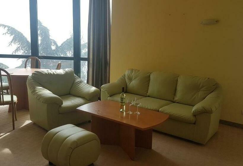 דירת חדר נוף לים, Apartment Golden Sands, Sea View, Beach Front, Private Property