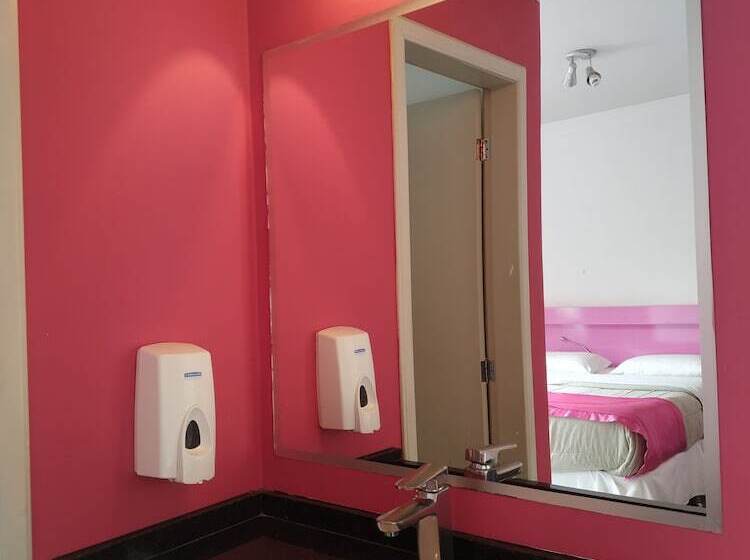 חדר סטנדרט לשלושה, Concept Design Hostel & Suites