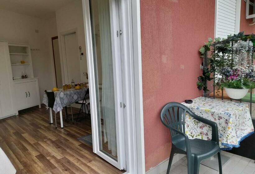 اتاق استاندارد سه تخته با بالکن, Cristel Malpensa Room