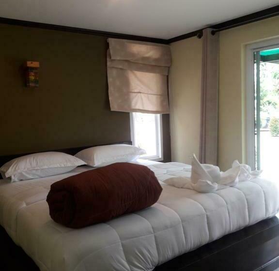 بانگلوی استاندارد, Lung Pod 9 Resort