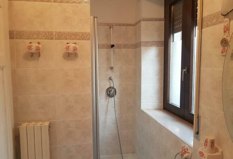 Номер Deluxe, La Casa Blanca