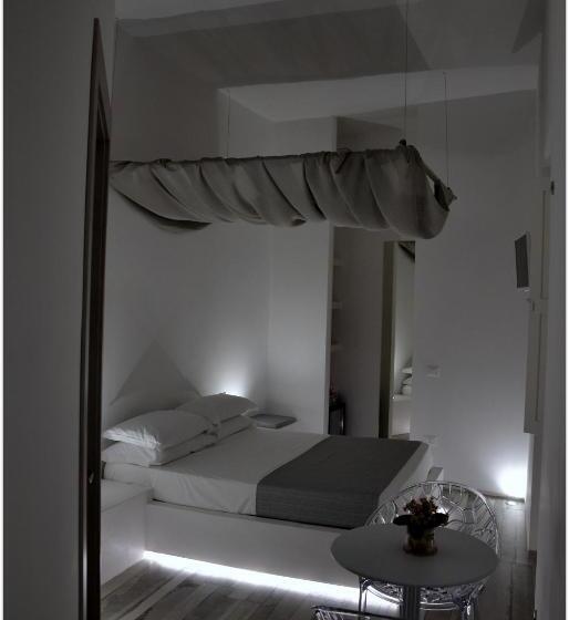 Номер Стандарт Вид на Море с Балконом, Quintessenza  Charme Rooms