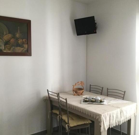 اتاق خانوادگی, B&b Dimora Boemondo