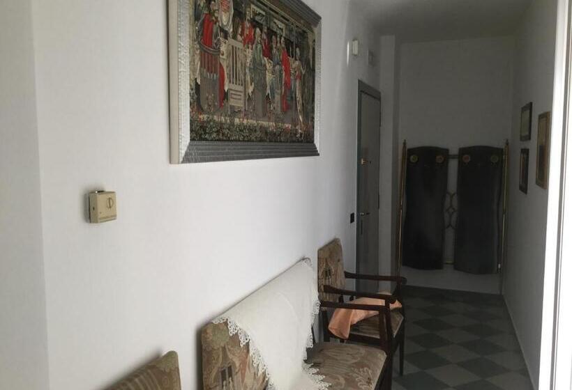 اتاق خانوادگی, B&b Dimora Boemondo