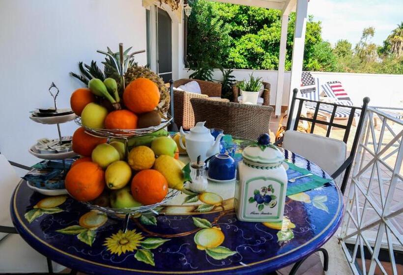 اتاق استاندارد با چشم‌انداز باغ, B&b L Orizzonte