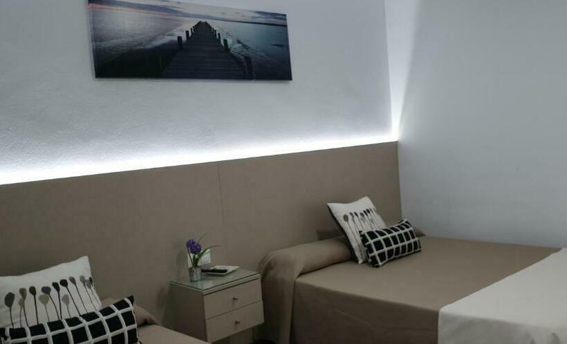 Habitación Cuádruple Estándar, Pensión Mastil 16