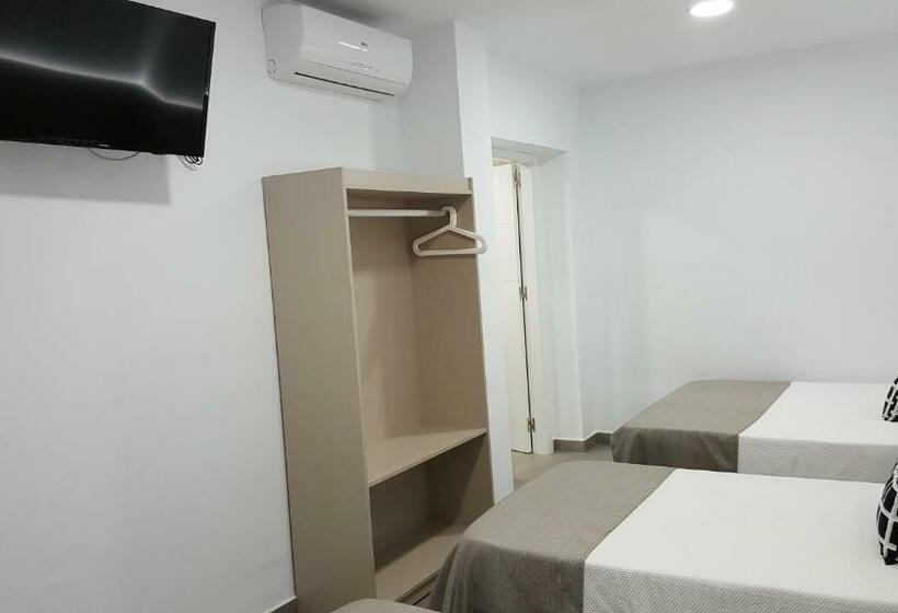 Habitación Cuádruple Estándar, Pensión Mastil 16