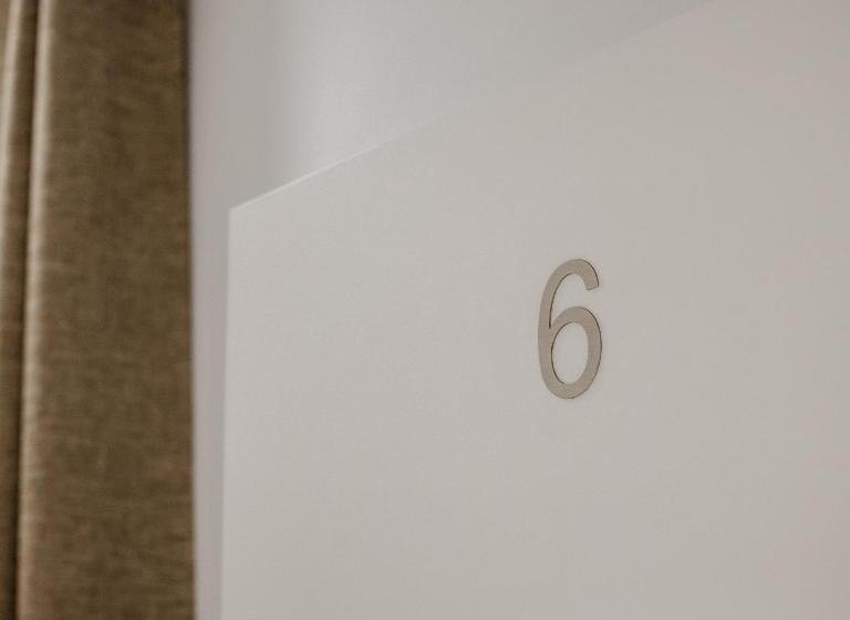 Habitación Triple Estándar con Balcón, Pensión Mastil 16
