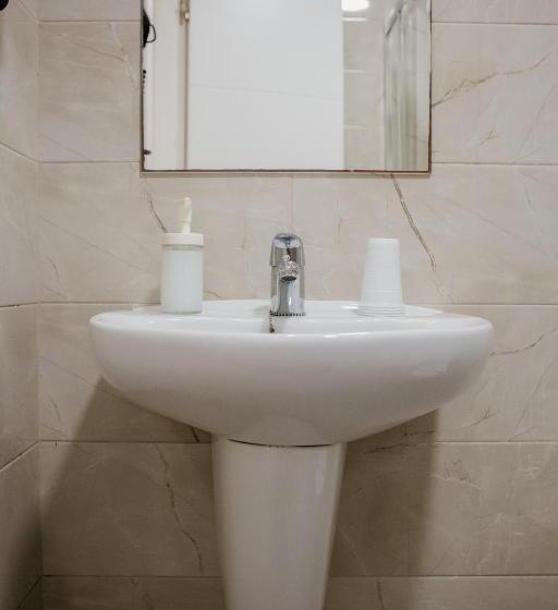 Habitación Cuádruple Estándar, Pensión Mastil 16