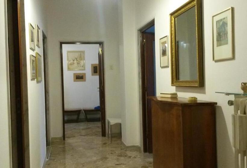 اتاق استاندارد با سرویس بهداشتی مشترک, ççç Matera Short Term Rooms ççç