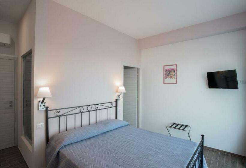اتاق لوکس, B&b Villamarea