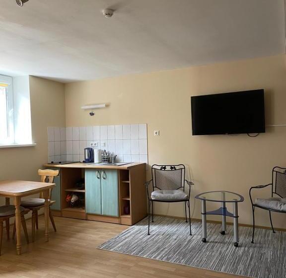 استودیوی استاندارد, Apartamentai Viktorija