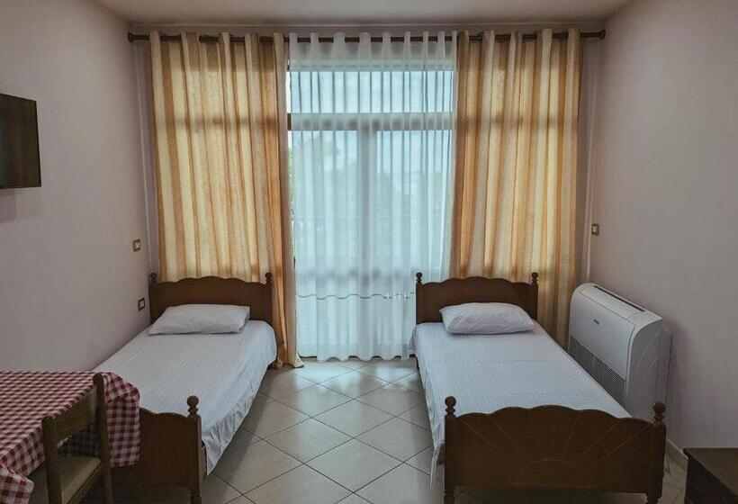 اتاق خانوادگی, Vila Vadeha