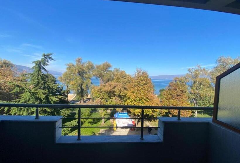 اتاق استاندارد سه نفره, Vila Vadeha