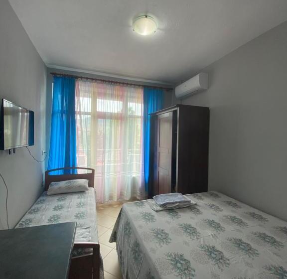 اتاق ساده سه‌ نفره, Vila Vadeha
