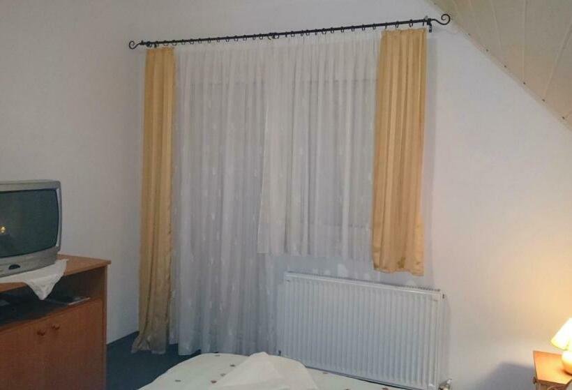 اتاق استاندارد, Natalie Appartment