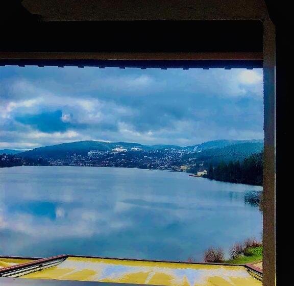 اتاق استاندارد با چشم‌انداز دریاچه, L'auberge Au Bord Du Lac