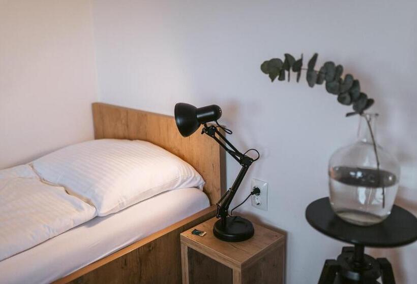 سوئیت جونیور خانوادگی, Bistro & Rooms Pri Karlu   Ex Hiša Budja