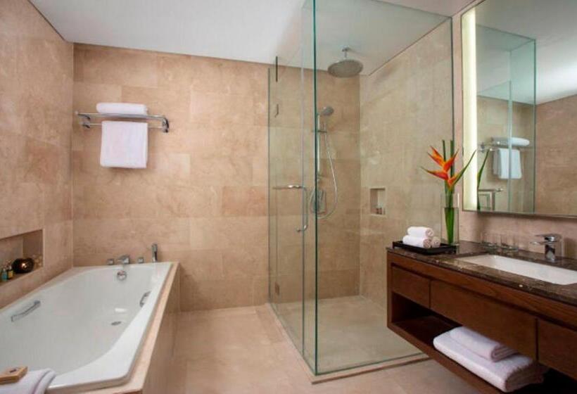 Апартаменты Premium 3 Спальни, Ascott Kuningan Jakarta