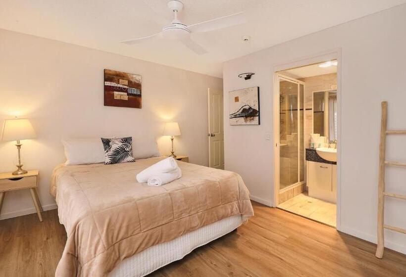 Апартаменты 1 Спальня Нижний Этаж, Beachside Resort Kawana Waters