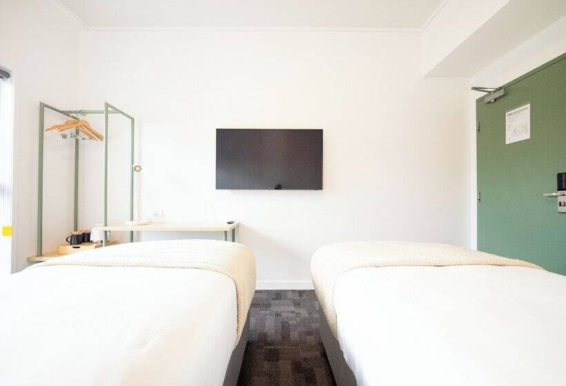 Номер Стандарт, Yha Brisbane City