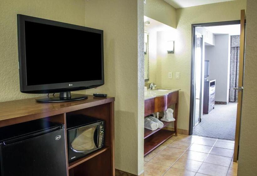 스위트, Comfort Suites Near Seaworld