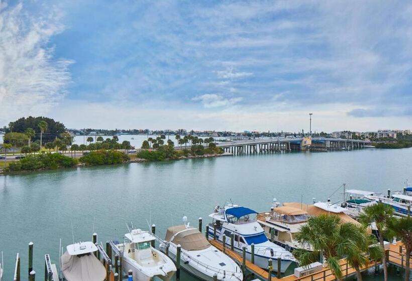 스탠다드 룸 퀸사이즈 침대, Courtyard By Marriott St. Petersburg Clearwater/madeira Beach