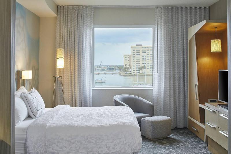 이그제큐티브 룸 킹사이즈 침대, Courtyard By Marriott St. Petersburg Clearwater/madeira Beach
