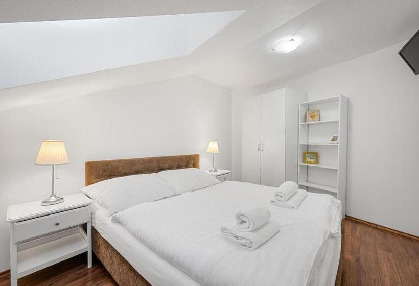 سوئیت با بالکن, Garni Hotel Virgo