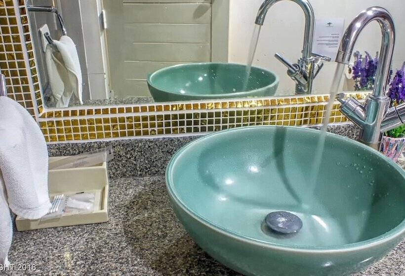ویلای 3 خوابه با استخر, Les Palmares Villas