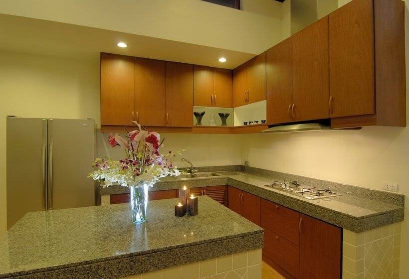 ویلای یک اتاق خوابه با استخر شنا, Les Palmares Villas