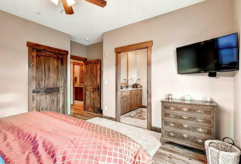 آپارتمان 3 خوابه, Bears Den Condo Unit 1