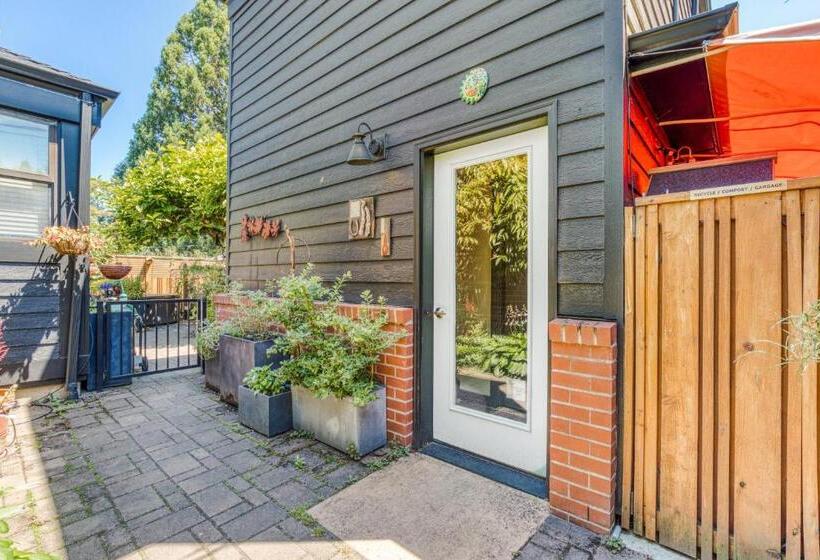 스탠다드 스튜디오, Upscale Ne Portland Guesthouse