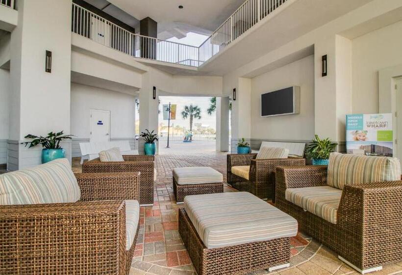 דירת חדר, Laketown Wharf 135
