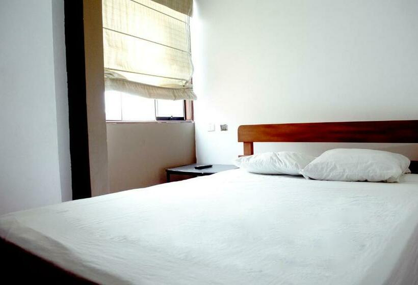 اتاق سوپریور با تخت بزرگ, Hostal Los Angeles