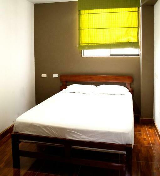 اتاق سوپریور با تخت بزرگ, Hostal Los Angeles