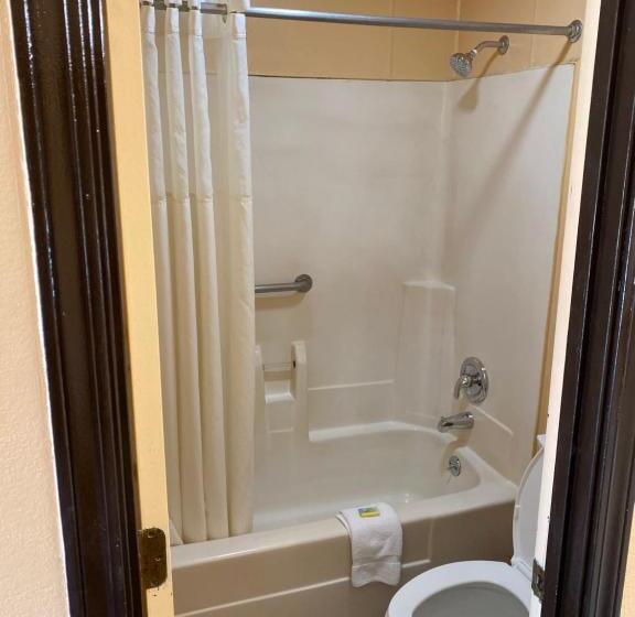 Номер Стандарт 2 Двуспальные Кровати, Deluxe Inn Hardeeville