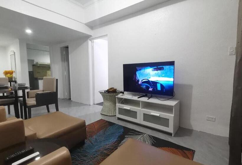 استودیوی استاندارد, Accommodation Services