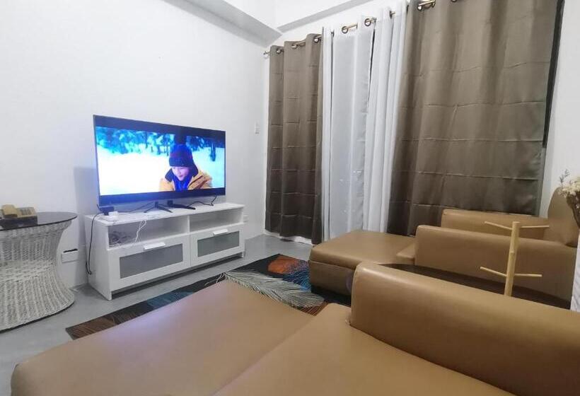استودیوی استاندارد, Accommodation Services
