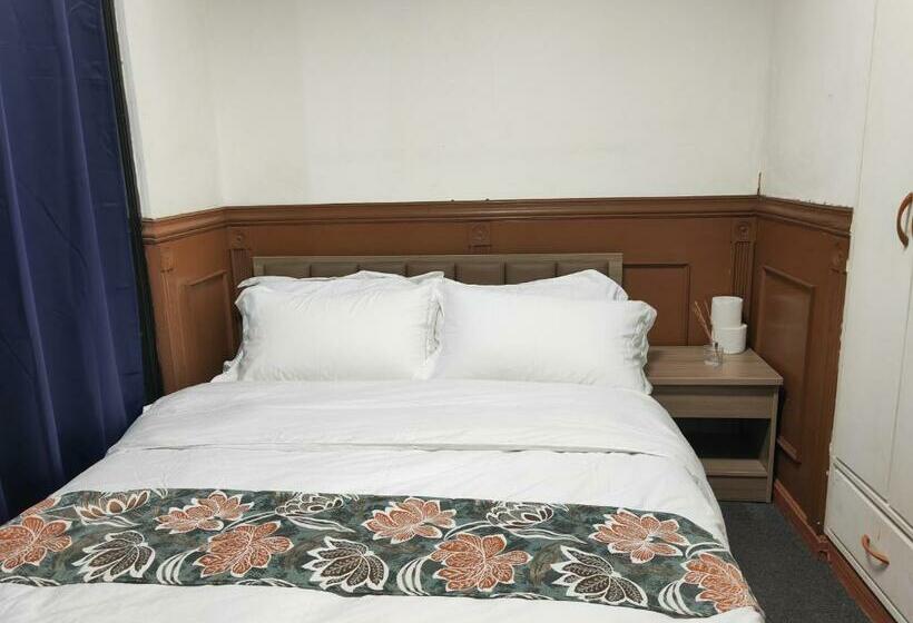 استودیوی استاندارد, Accommodation Services