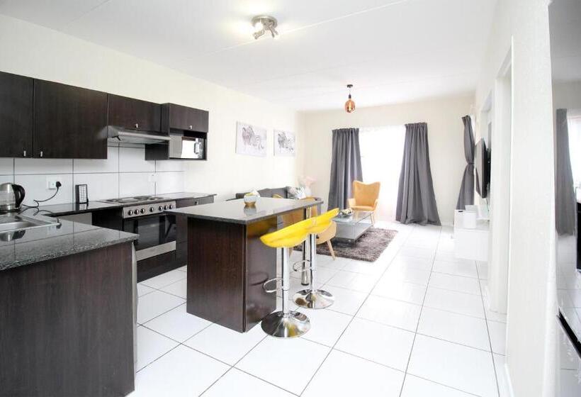 آپارتمان 2 خوابه, Greenwich 2 Bedroom 2 Bath Serv Apart With 24hrs Electricity