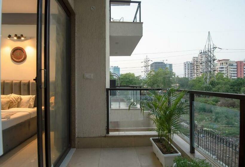 آپارتمان 2 خوابه, Bedchambers Serviced Apartment, Medicity