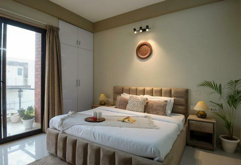 آپارتمان 2 خوابه, Bedchambers Serviced Apartment, Medicity