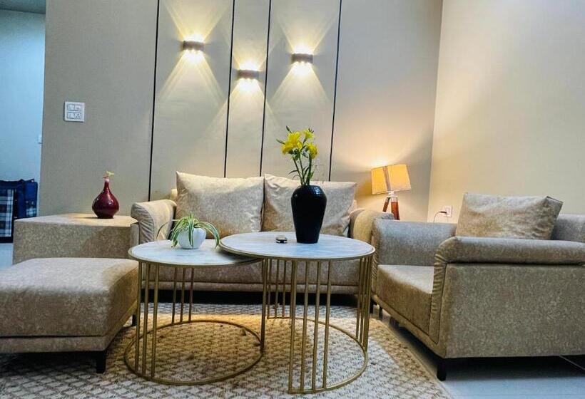 آپارتمان 2 خوابه, Bedchambers Serviced Apartment, Medicity