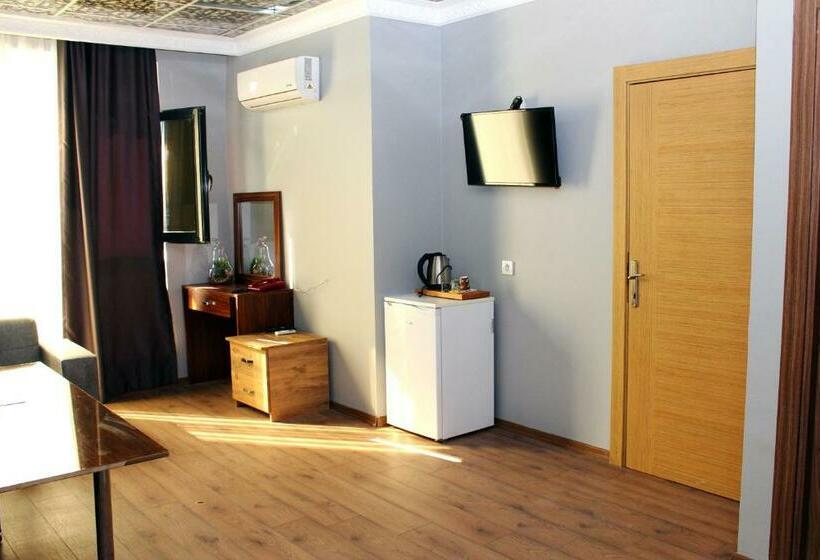 استودیوی استاندارد, Biglife