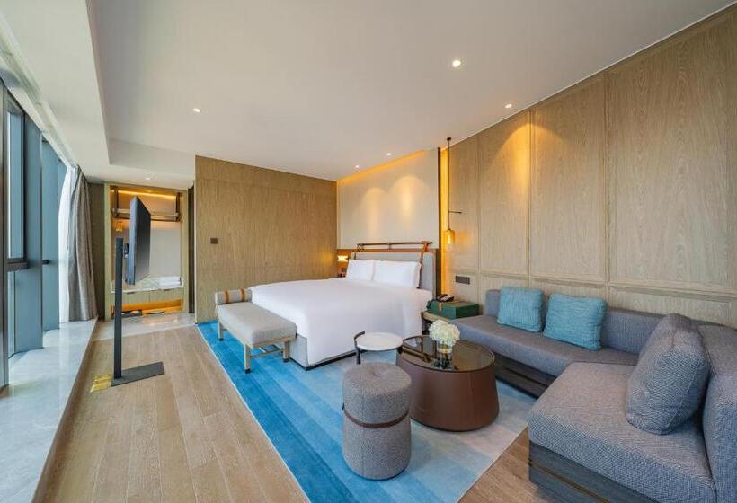 Номер Премиум, Holiday Inn Zhuhai City Center, An Ihg