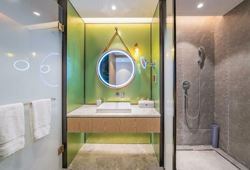 Номер Премиум, Holiday Inn Zhuhai City Center, An Ihg